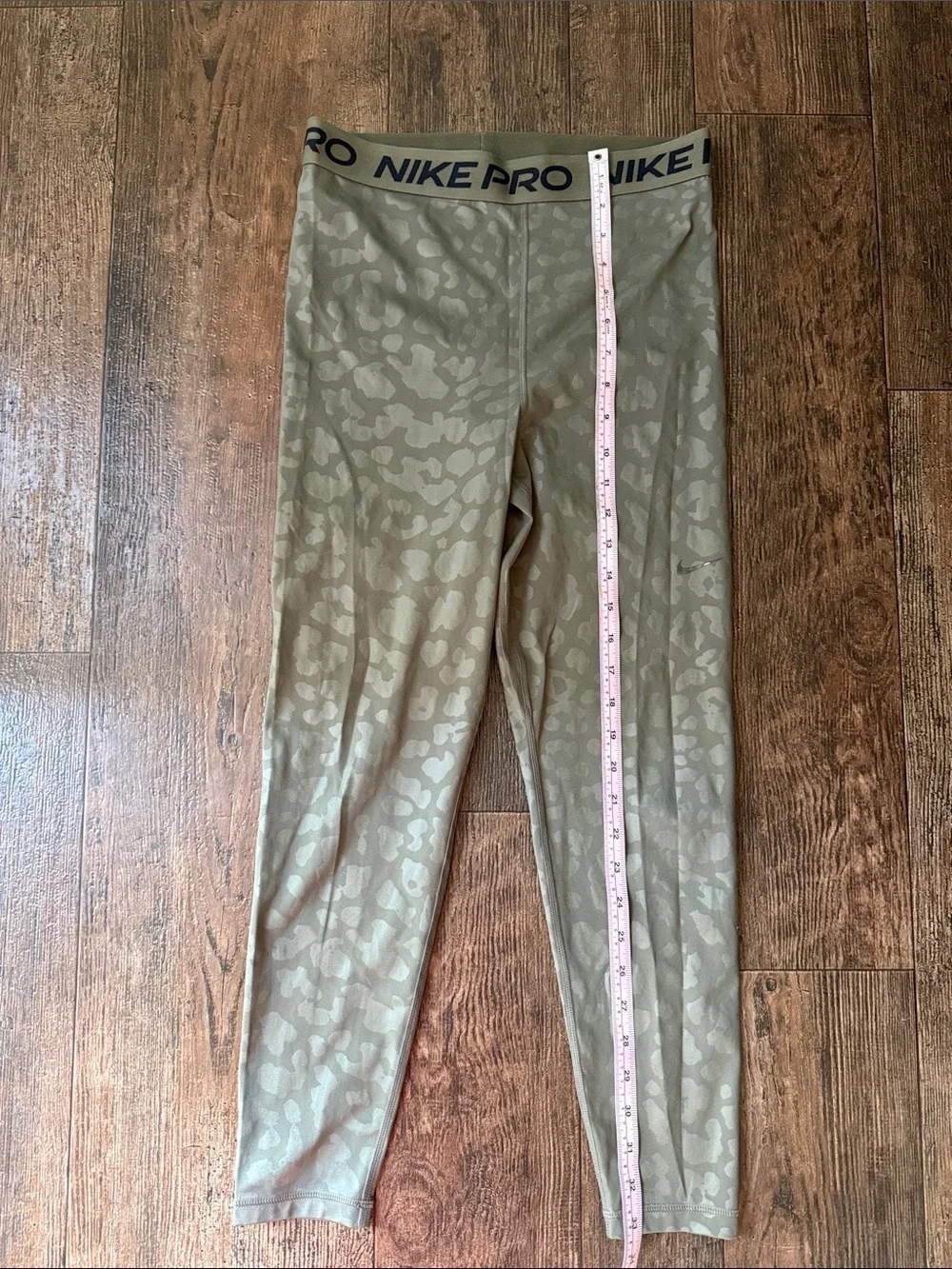 Nike Olive Green Leopard-Print Racerback Sports Bra and Leggings Size M